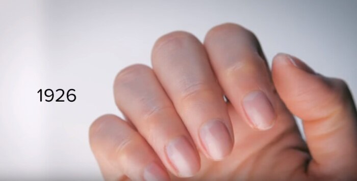 В двадцатые годы прошлого столетия на ногти стали наносить покрытие
